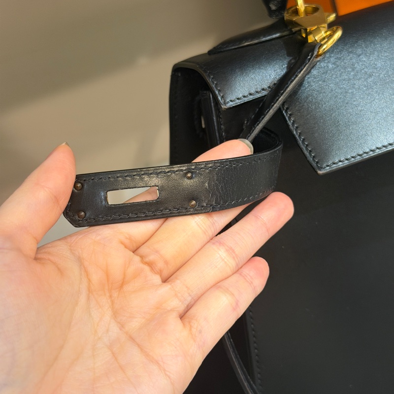 原廠鑰匙鎖肩帶齊全❤️ #愛馬仕 #kelly28 #黑金 #box皮 #中古款-65