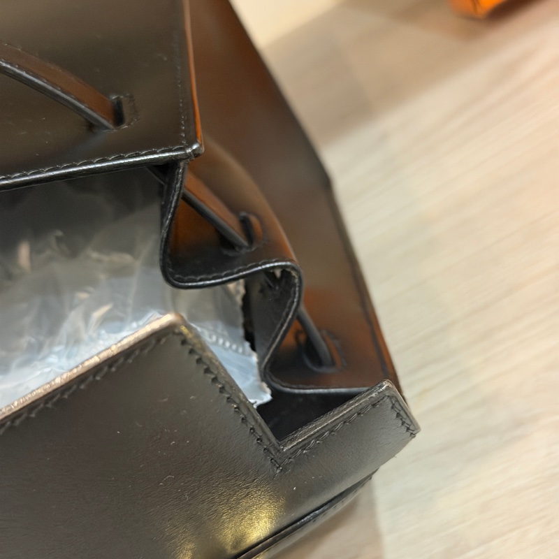 原廠鑰匙鎖肩帶齊全❤️ #愛馬仕 #kelly28 #黑金 #box皮 #中古款-72