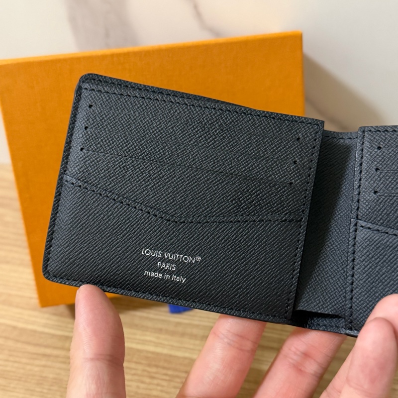 LV 黑花短夾 2025年款式-8