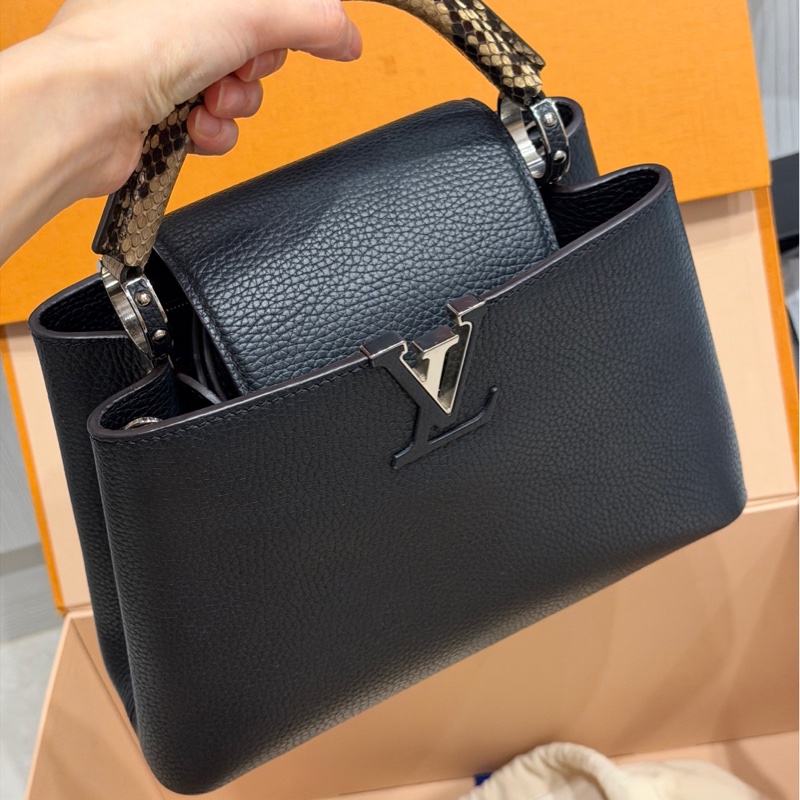 晶片款🈶稀有皮證❤️ #lv #capucines #卡普辛bb #蟒蛇皮 #黑銀-9