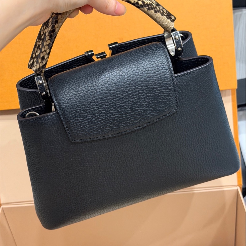 晶片款🈶稀有皮證❤️ #lv #capucines #卡普辛bb #蟒蛇皮 #黑銀-11