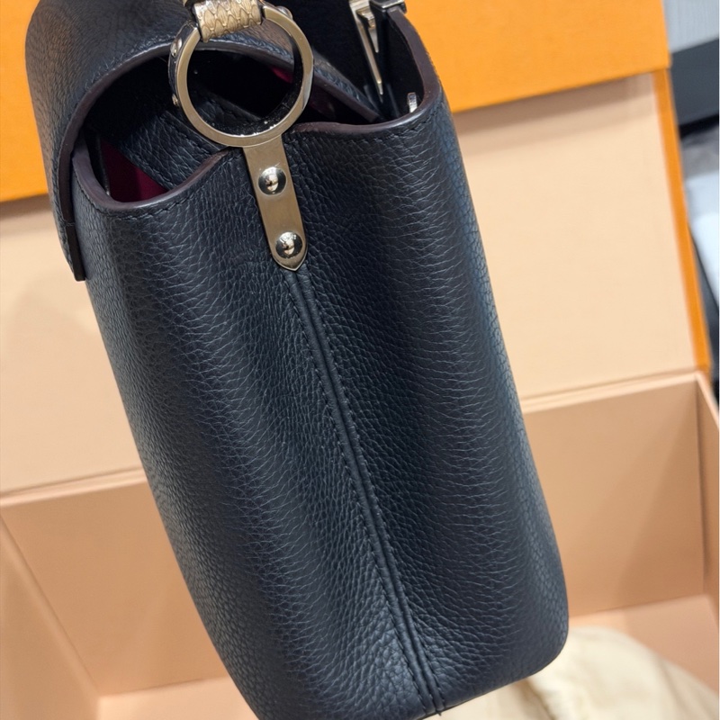 晶片款🈶稀有皮證❤️ #lv #capucines #卡普辛bb #蟒蛇皮 #黑銀-16