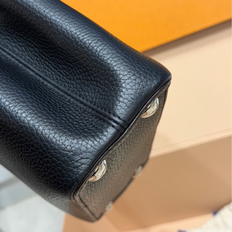 晶片款🈶稀有皮證❤️ #lv #capucines #卡普辛bb #蟒蛇皮 #黑銀-21