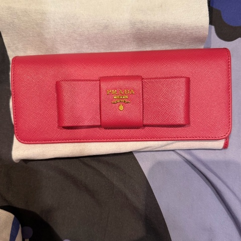 Prada桃色 長夾