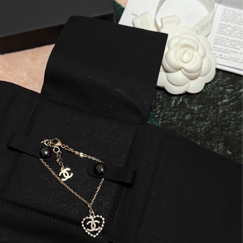 Chanel 淡金愛心水鑽手鏈-11