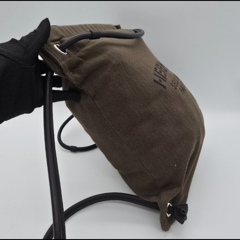 愛馬士軍綠色後背包,2022烏木色-2