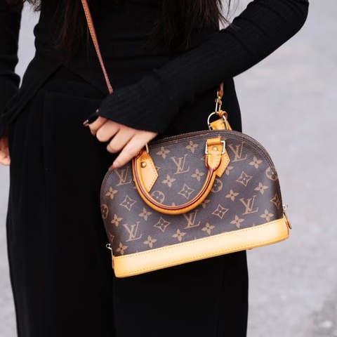 【97新 ✨ 全網最低價！】LV alma BB貝殼 手提單肩 斜挎包（下單前先詢問庫存❗️）