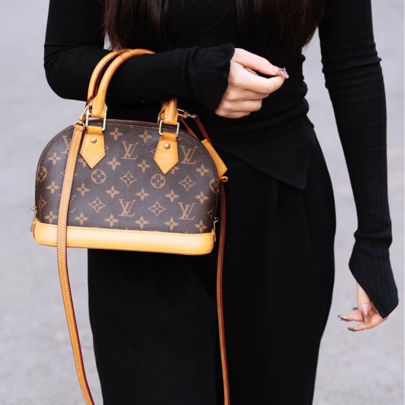 【97新 ✨ 全網最低價!】LV alma BB貝殼 手提單肩 斜挎包(下單前先詢問庫存❗️)-1