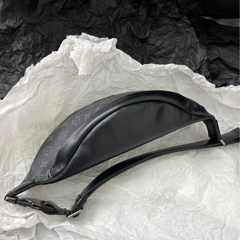 LOUIS VUITTON 男士胸包-2