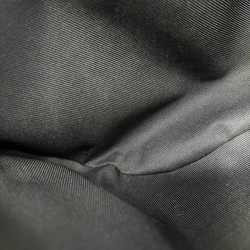 LOUIS VUITTON 男士胸包-14