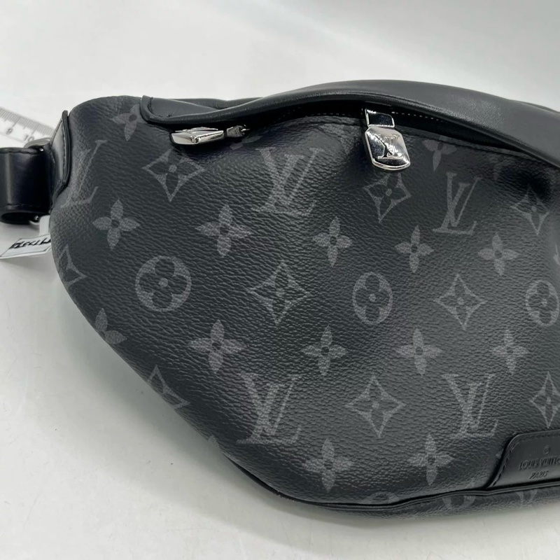 LOUIS VUITTON 男士胸包-19