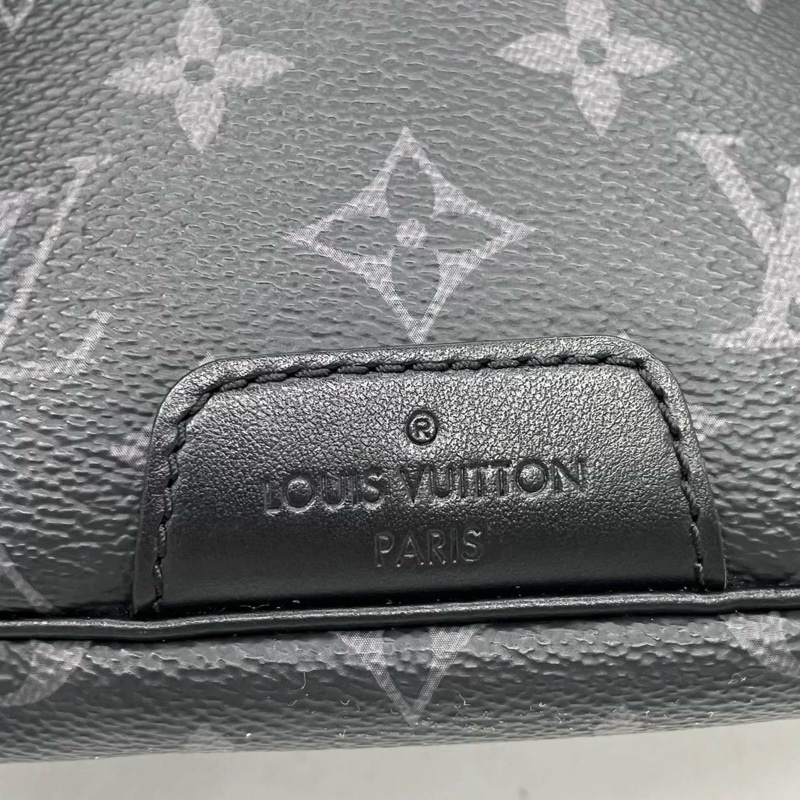 LOUIS VUITTON 男士胸包-20