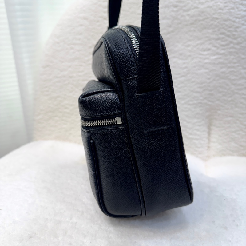 路易威登黑武士 Lv Outdoor Messenger Bag雙拉鍊郵差包 M30233-6