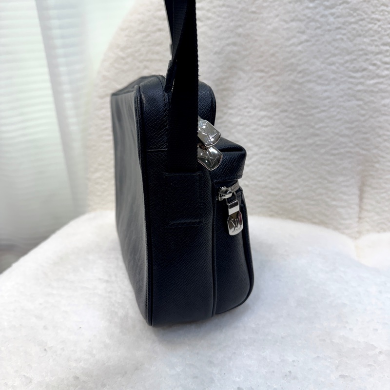 路易威登黑武士 Lv Outdoor Messenger Bag雙拉鍊郵差包 M30233-8