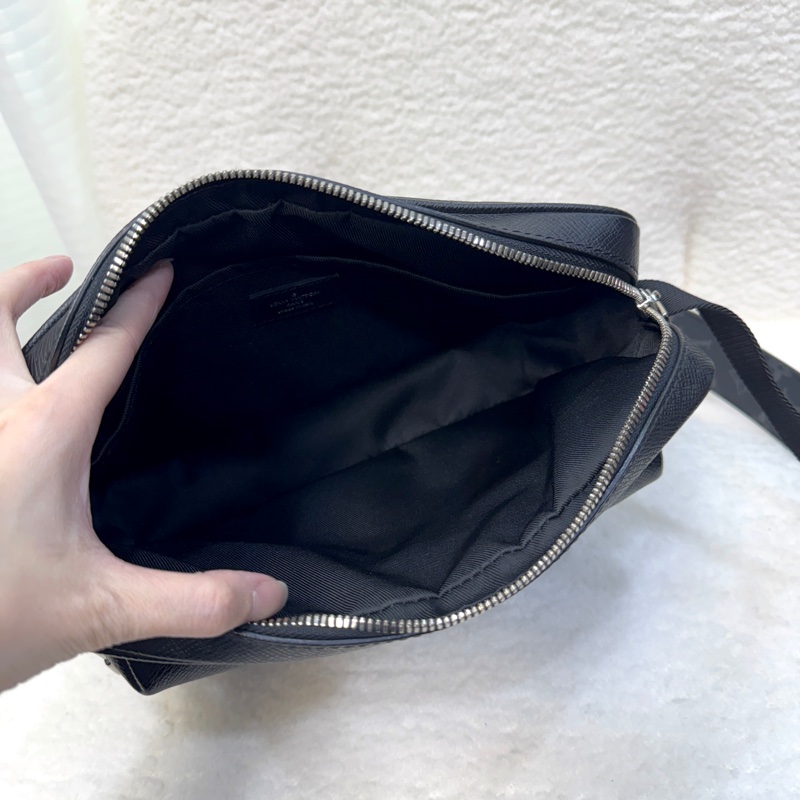 路易威登黑武士 Lv Outdoor Messenger Bag雙拉鍊郵差包 M30233-12