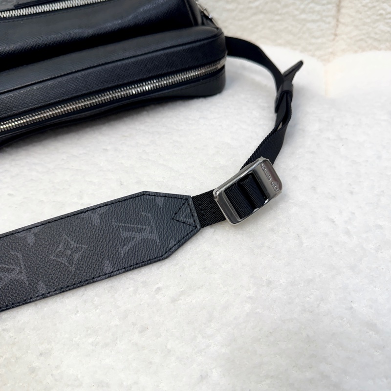 路易威登黑武士 Lv Outdoor Messenger Bag雙拉鍊郵差包 M30233-20