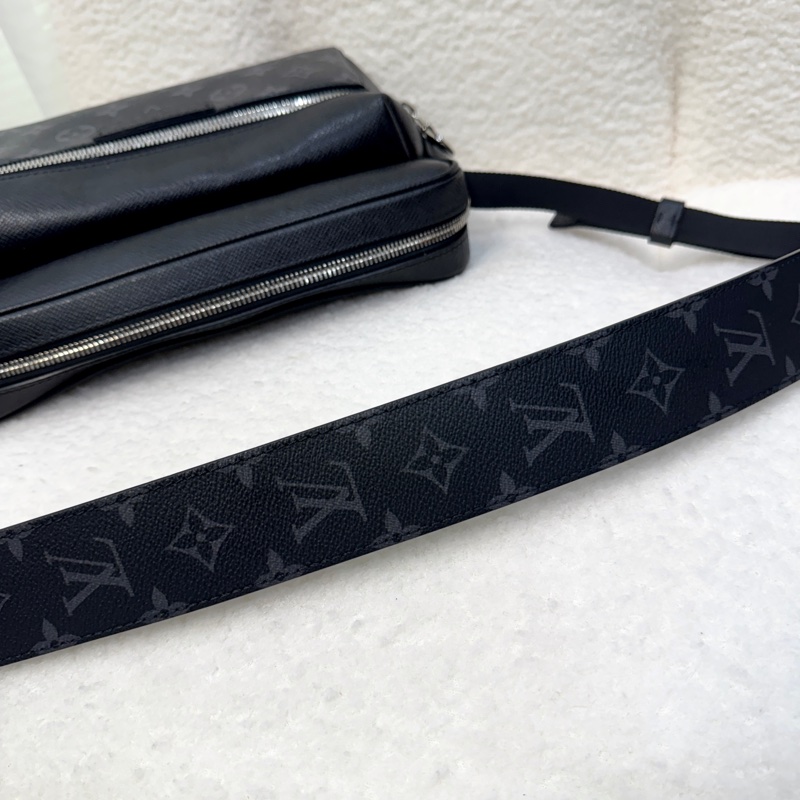 路易威登黑武士 Lv Outdoor Messenger Bag雙拉鍊郵差包 M30233-21