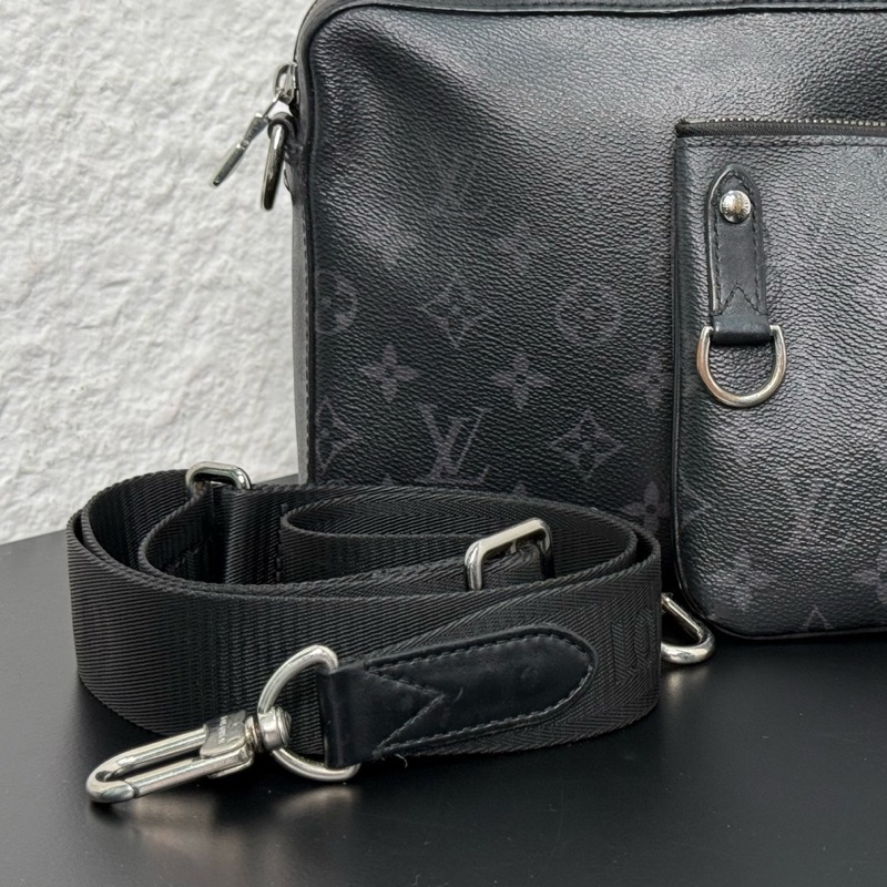 LV/路易威登 TRIO黑武士三合一男士郵差包 缺零錢包 尺寸24×18×4.5-1