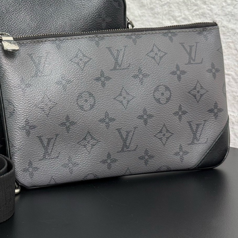 LV/路易威登 TRIO黑武士三合一男士郵差包 缺零錢包 尺寸24×18×4.5-3