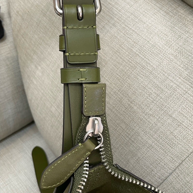 99新 2/21購入 Coach Mott 33 綠-27