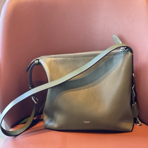 99新 2/21購入 Coach Mott 33 綠