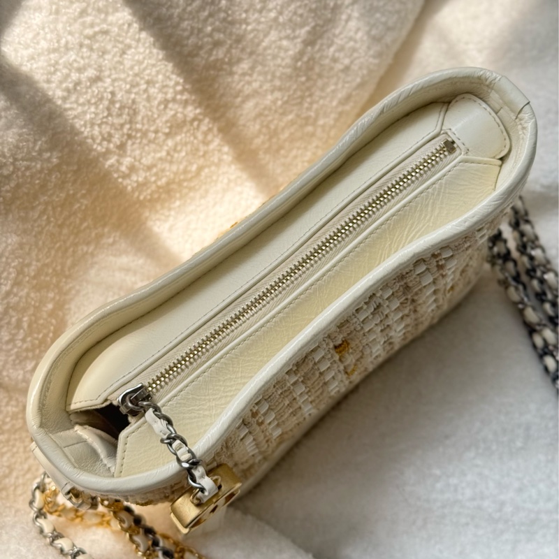 Chanel限量白色毛呢編織流浪包 小號 專櫃二十萬-9