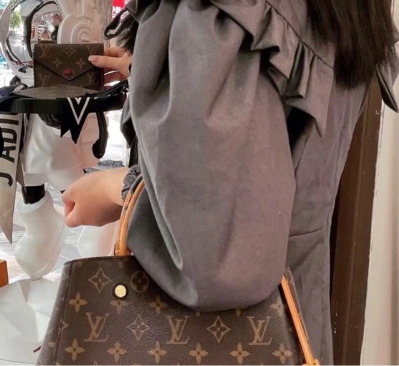 LV中款蒙恬包❤️M41056~ 95近新「LV MONTAIGNE BB 」～肩背包、手提包、斜背包-5