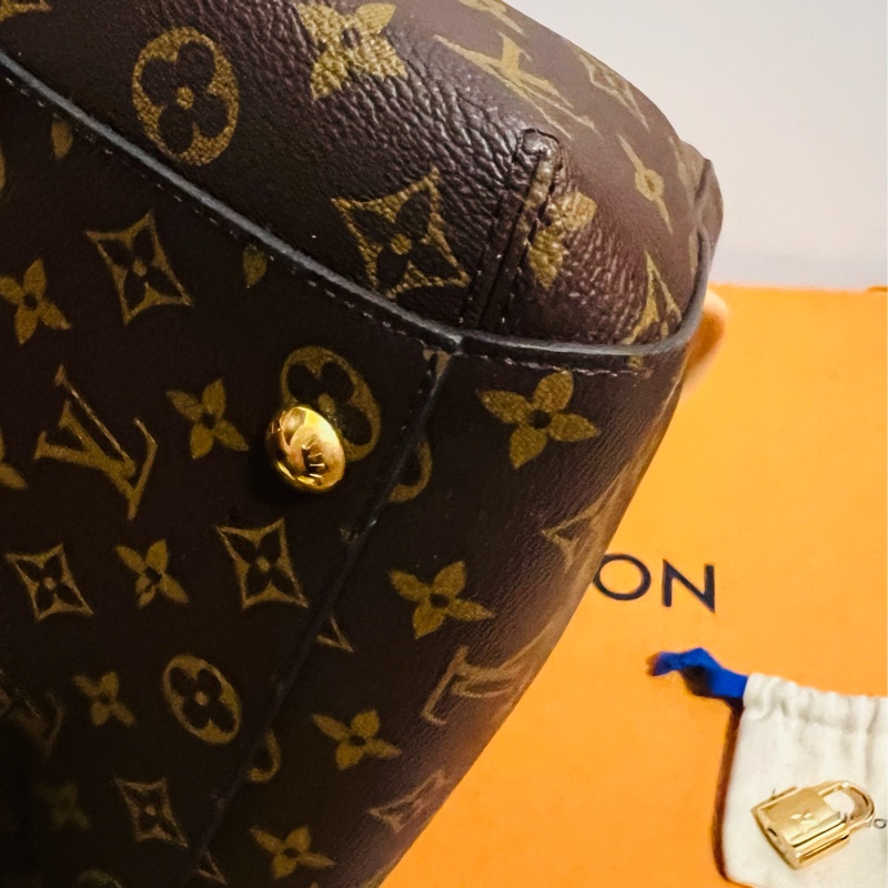 LV中款蒙恬包❤️M41056~ 95近新「LV MONTAIGNE BB 」～肩背包、手提包、斜背包-10