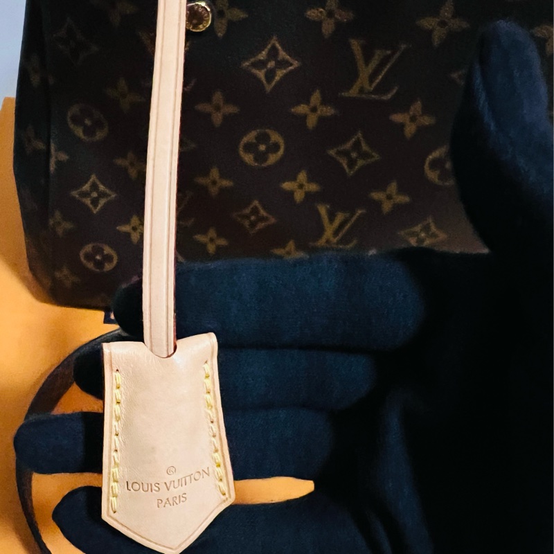 LV中款蒙恬包❤️M41056~ 95近新「LV MONTAIGNE BB 」～肩背包、手提包、斜背包-17