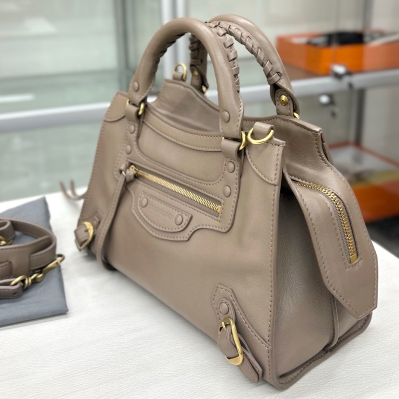 【閒置品】Balenciaga 巴黎世家 奶茶色Neo機車小號附肩背帶-3