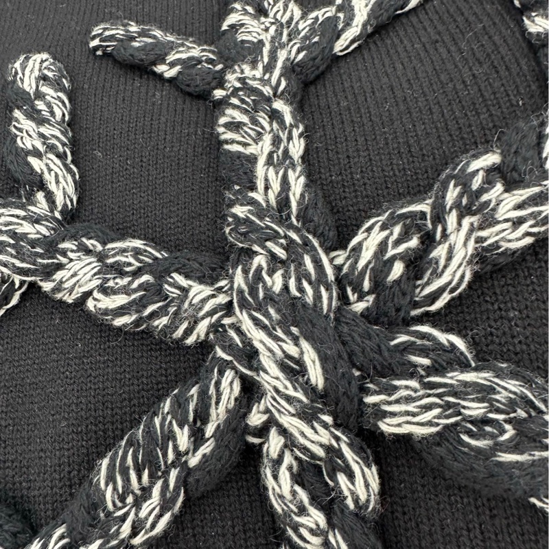 Chanel 香奈兒立體羊毛針織雪花圖案加袖口立體雙C 連帽針織衫 38碼-3