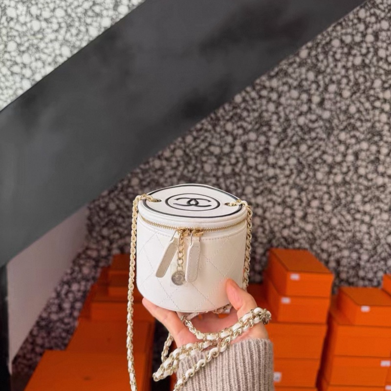 Chanel logo圓筒化妝包 31卡-0