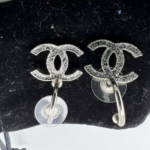 Chanel 雙 C 滿鑽耳鉤耳環