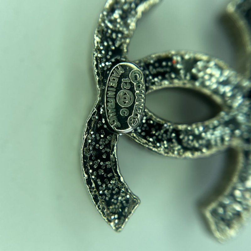 Chanel 雙 C 滿鑽耳鉤耳環-9