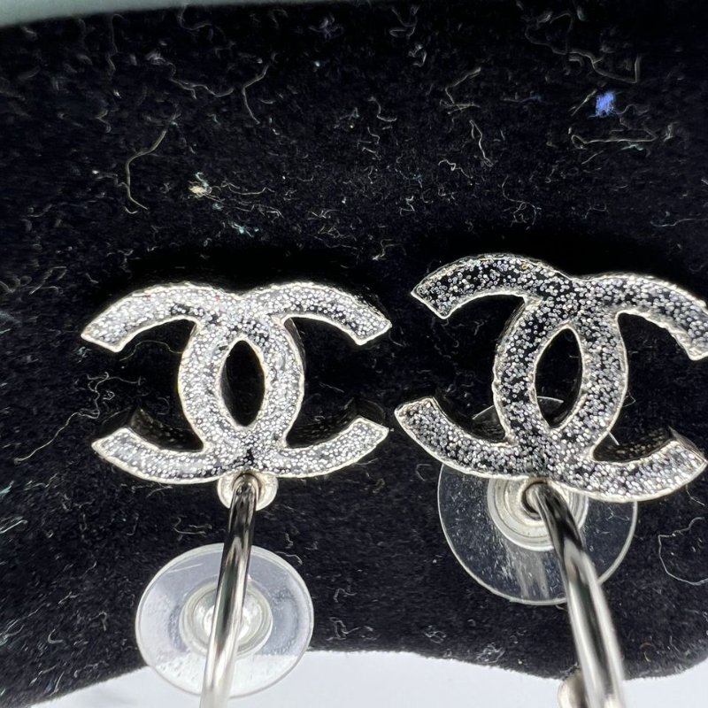 Chanel 雙 C 滿鑽耳鉤耳環-10