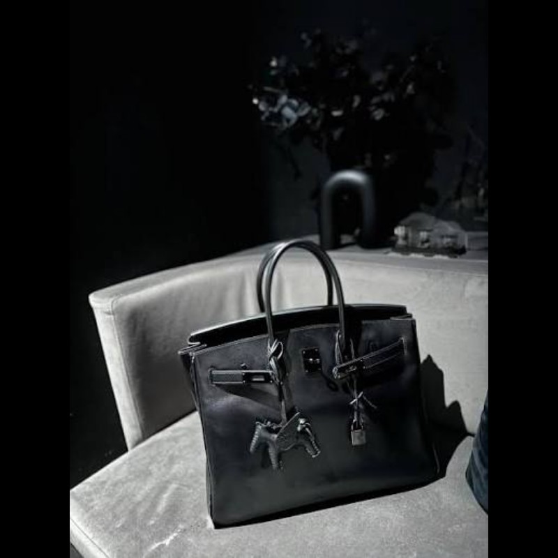【私藏釋出】
Hermès Birkin 35 So Black:
光影絕跡處的資產座-0