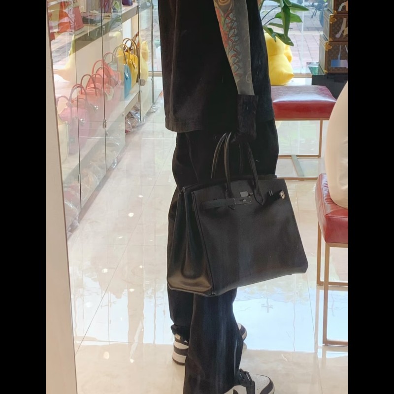 【私藏釋出】
Hermès Birkin 35 So Black:
光影絕跡處的資產座-1