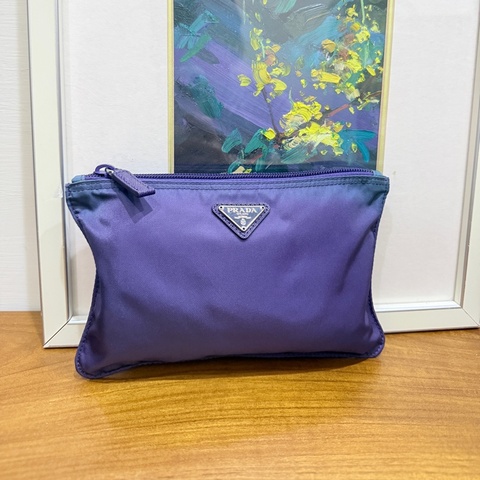 未使用閒置品💜經典尼龍Prada萬用收納包 內膽包 手機護照可放 化妝包