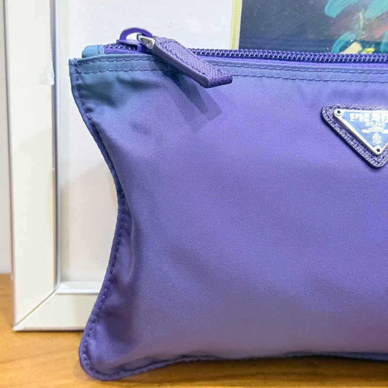 未使用閒置品💜經典尼龍Prada萬用收納包 內膽包 手機護照可放 化妝包-2