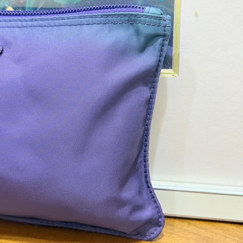 未使用閒置品💜經典尼龍Prada萬用收納包 內膽包 手機護照可放 化妝包-3