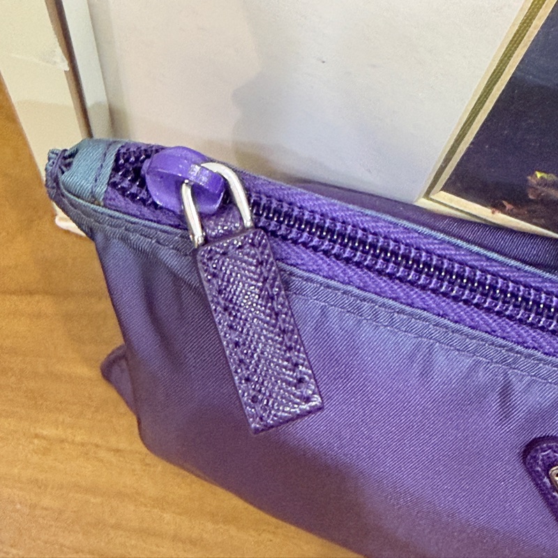 未使用閒置品💜經典尼龍Prada萬用收納包 內膽包 手機護照可放 化妝包-4