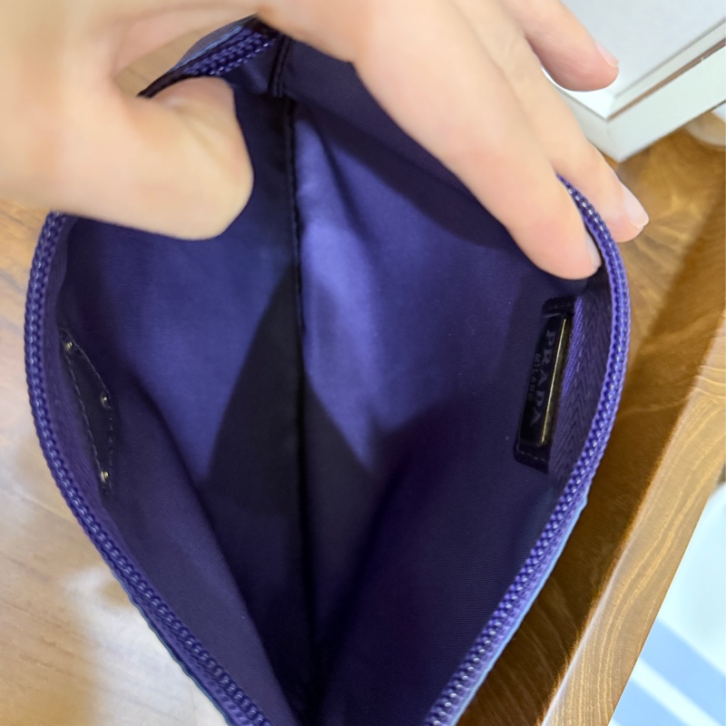 未使用閒置品💜經典尼龍Prada萬用收納包 內膽包 手機護照可放 化妝包-10