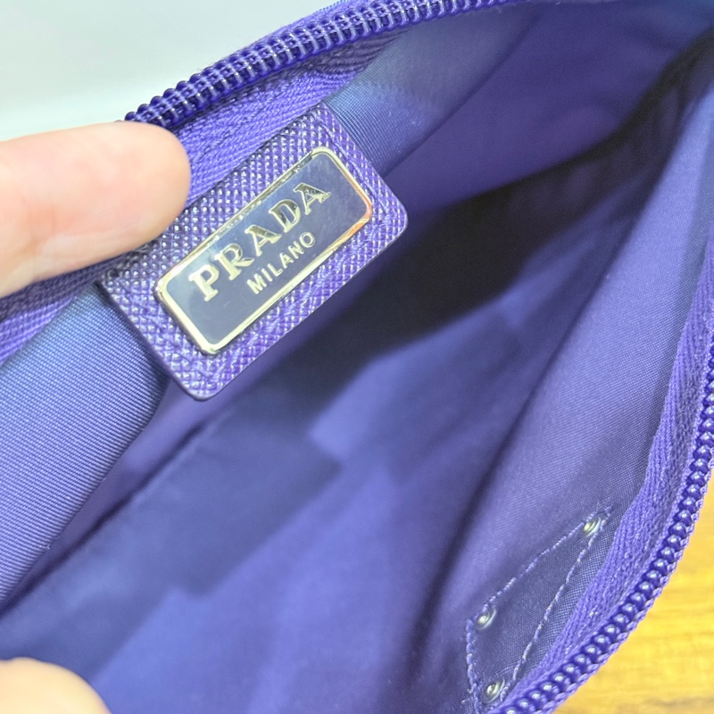 未使用閒置品💜經典尼龍Prada萬用收納包 內膽包 手機護照可放 化妝包-18