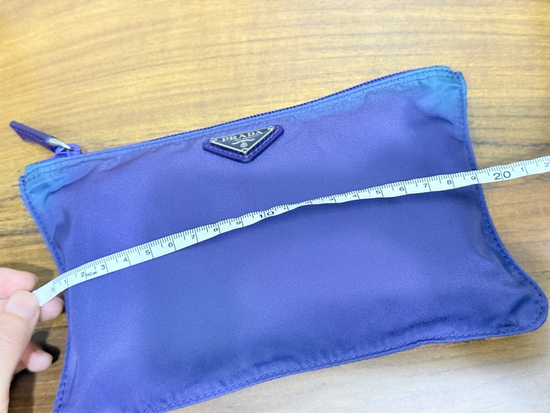 未使用閒置品💜經典尼龍Prada萬用收納包 內膽包 手機護照可放 化妝包-22
