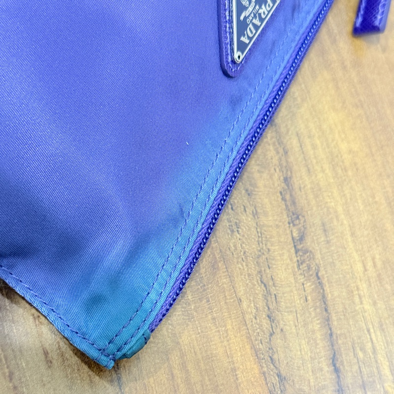 未使用閒置品💜經典尼龍Prada萬用收納包 內膽包 手機護照可放 化妝包-27