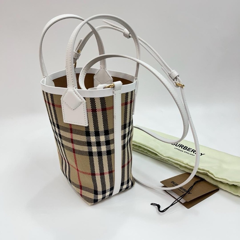 Burberry London ( White )-1