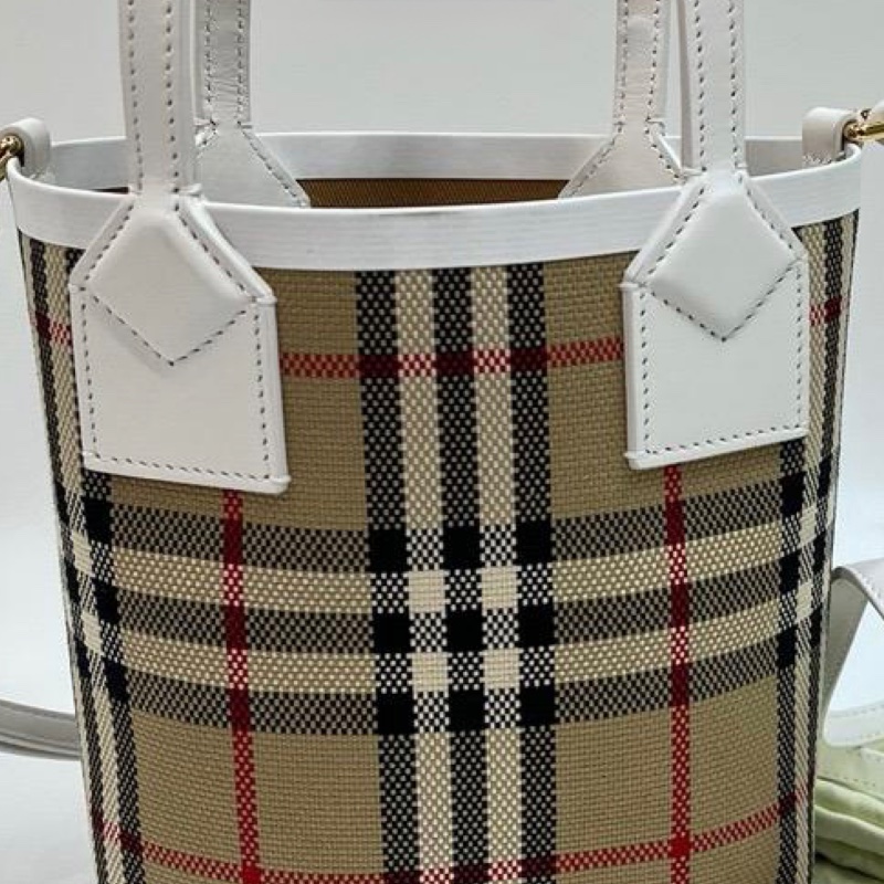 Burberry London ( White )-2