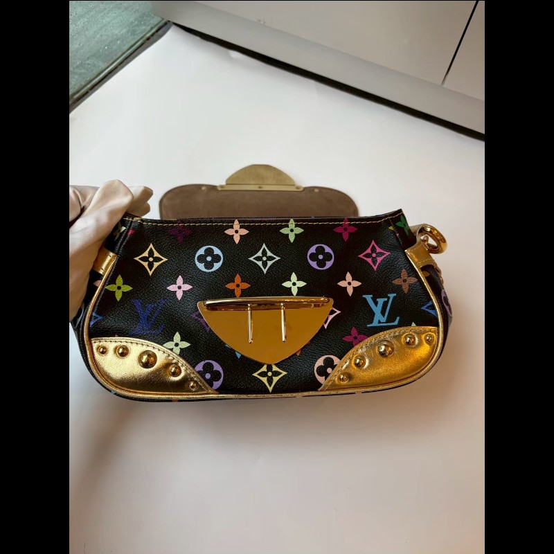 LV 黑彩金釦肩側包-8