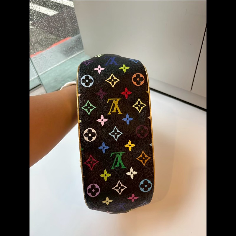 LV 黑彩金釦肩側包-18