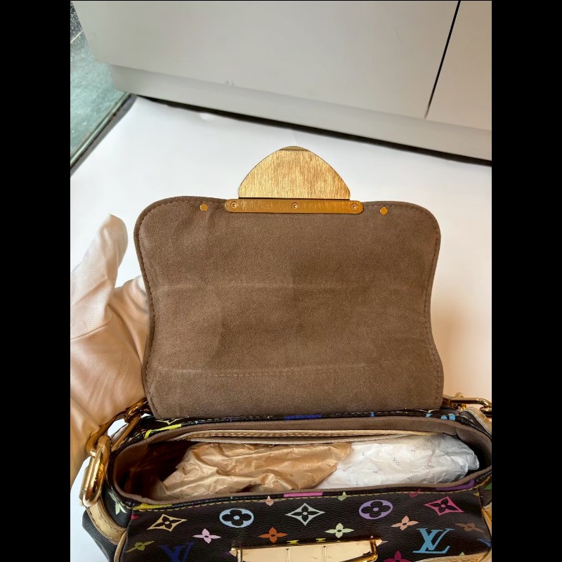 LV 黑彩金釦肩側包-26